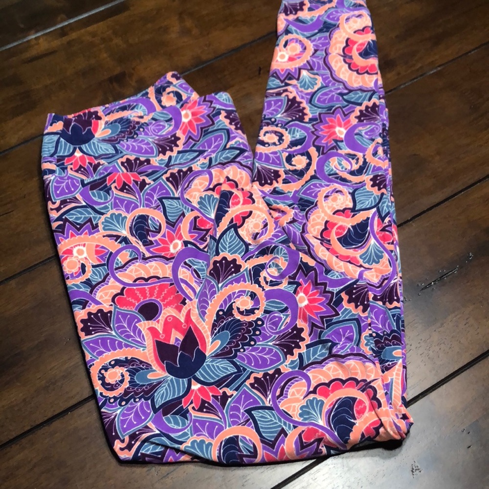 LuLaRoe - Tall & Curvy EUC
